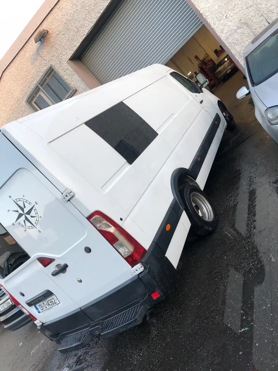 Renault Traffic Camper van - Image 1