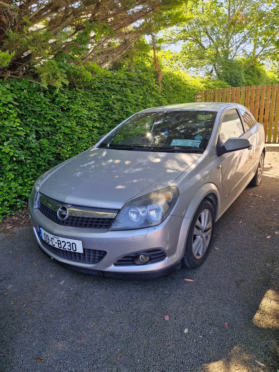 Opel Astra 2009 - Image 2