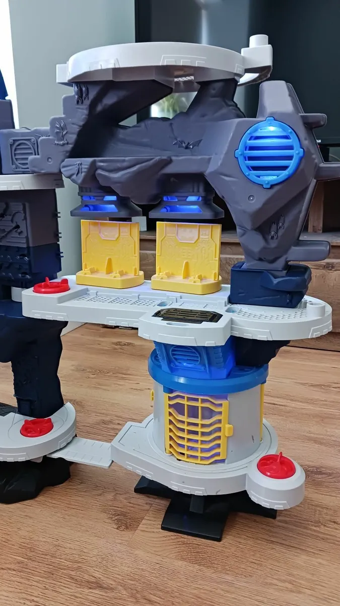Batcave - Image 3