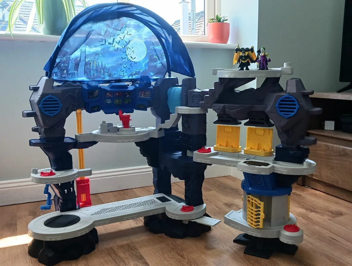 Batcave - Image 4