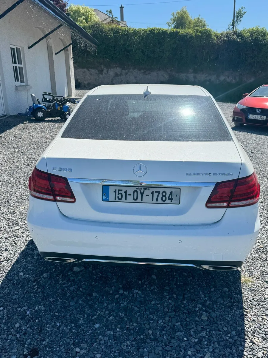 Mercedes E220 2015 diesel - Image 2