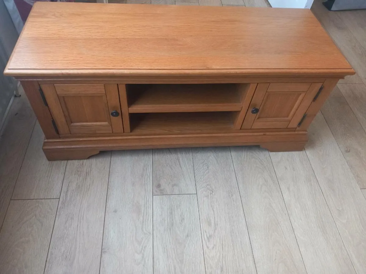 T.V. table - Image 1