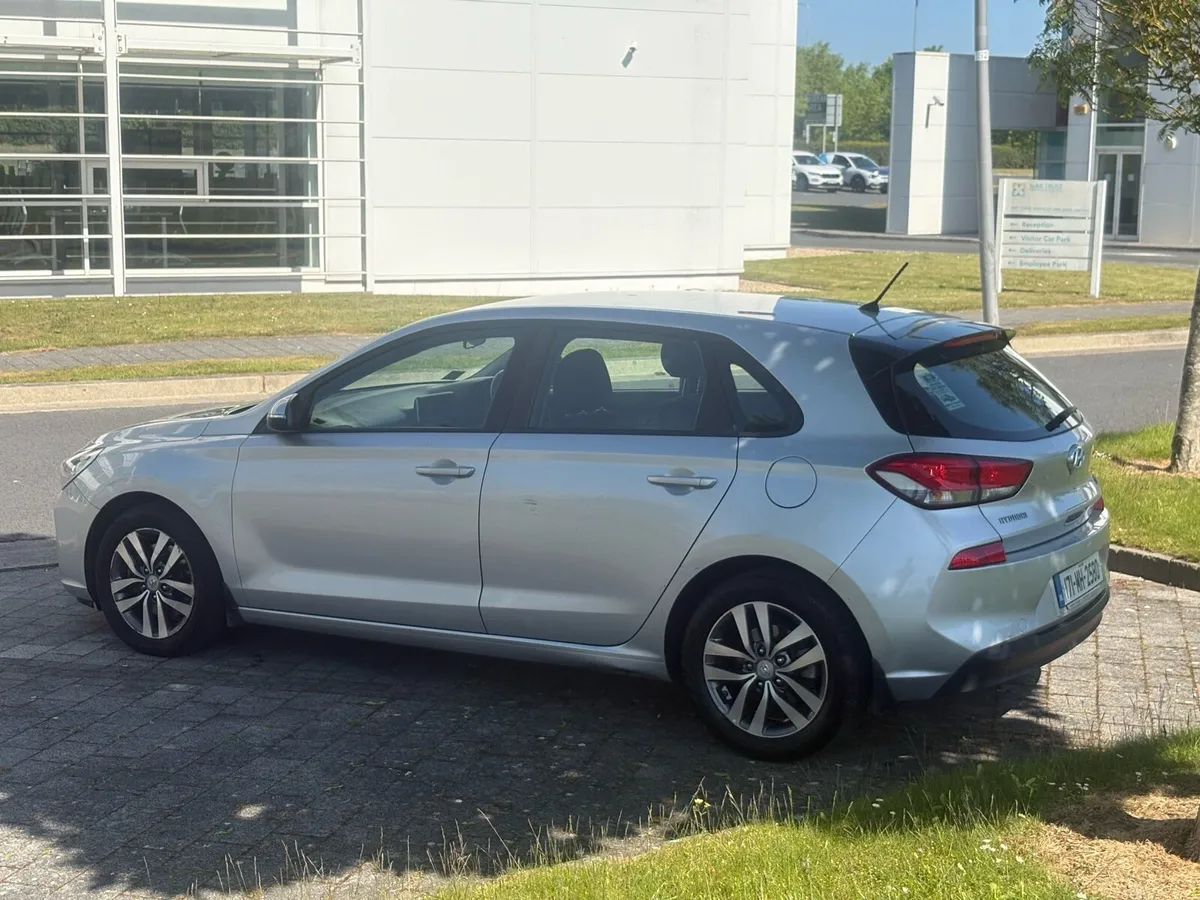 2017 Hyundai i30 1.6 diesel nct 03/27 tax 05/25 - Image 3