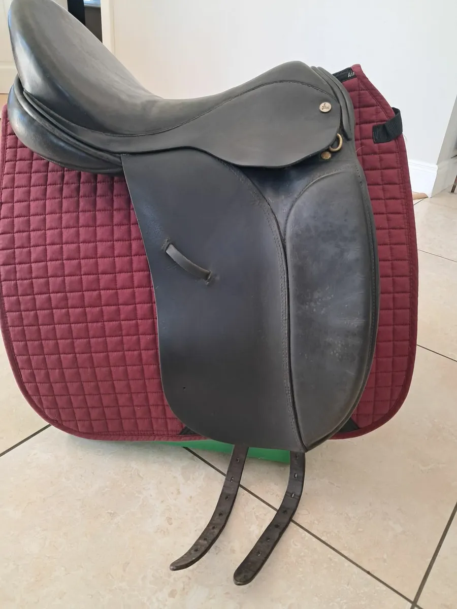 Ideal Jessica Dressage Saddle - Image 2