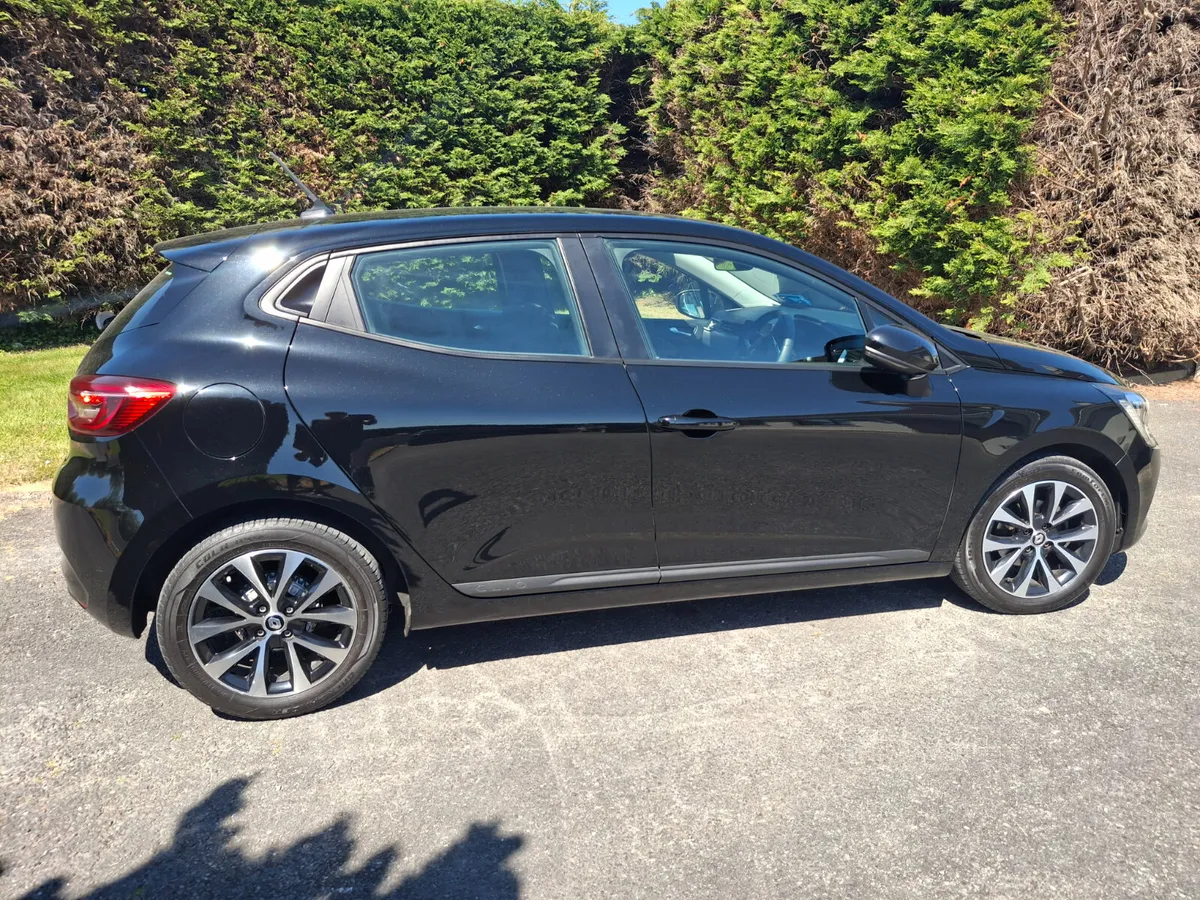 Renault Clio 2022 - Image 3