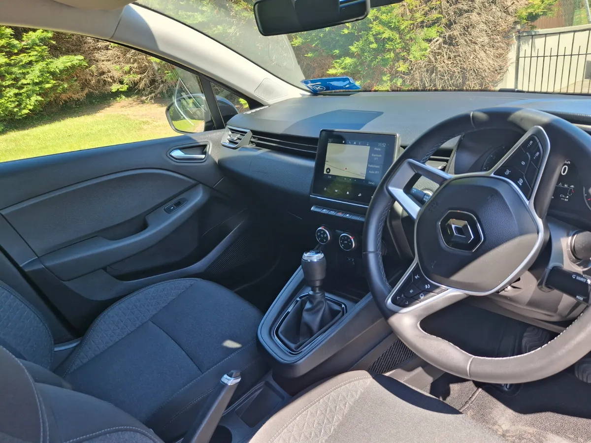 Renault Clio 2022 - Image 4