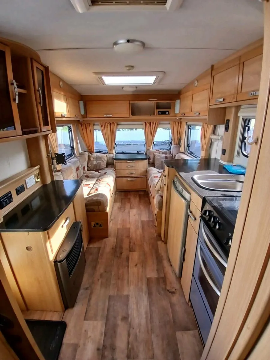Caravan for sale in  excellent condition - Image 2
