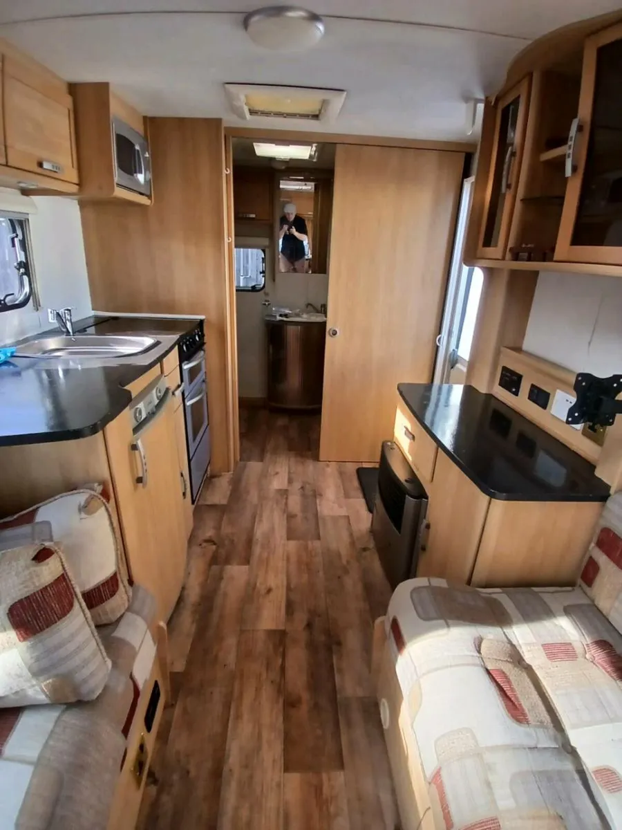 Caravan for sale in  excellent condition - Image 4