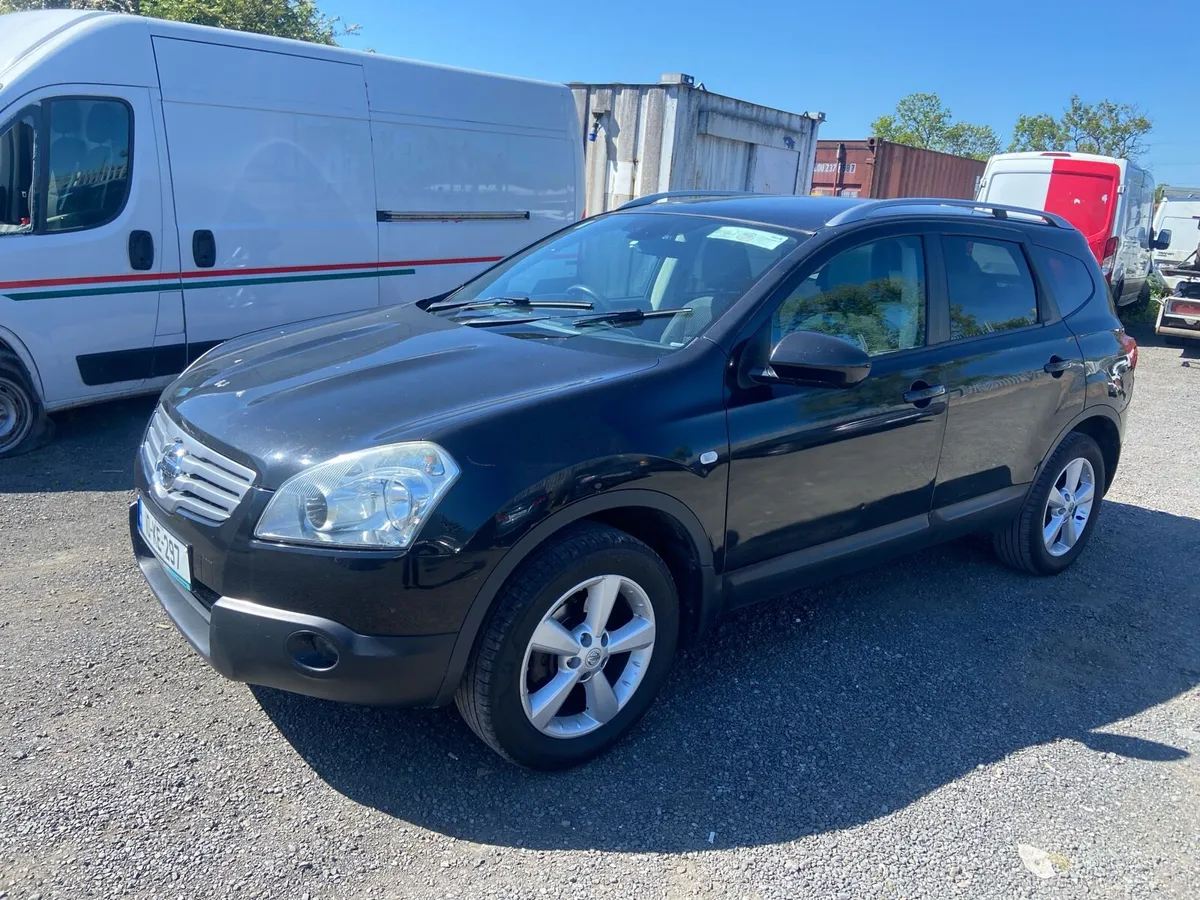 2010  Nissan  qashqal +2 - Image 1