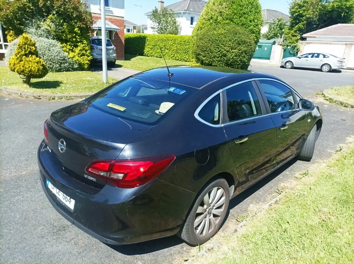 Opel Astra 2013 Elite Saloon 1.7 CDTI - Image 3