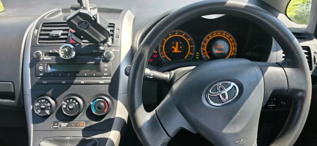 Toyota auris - Image 1