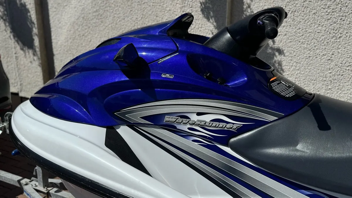 Jet Ski Yamaha Wave Runner XLT 1200 155hp 3 person - Image 3