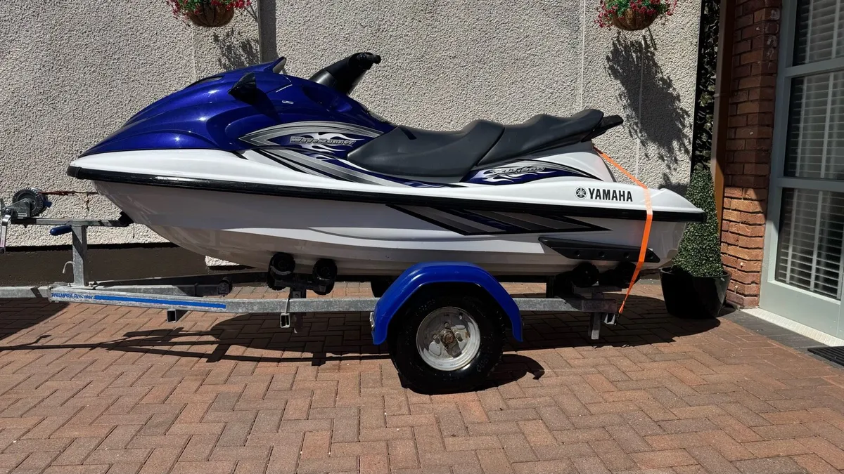 Jet Ski Yamaha Wave Runner XLT 1200 155hp 3 person - Image 4