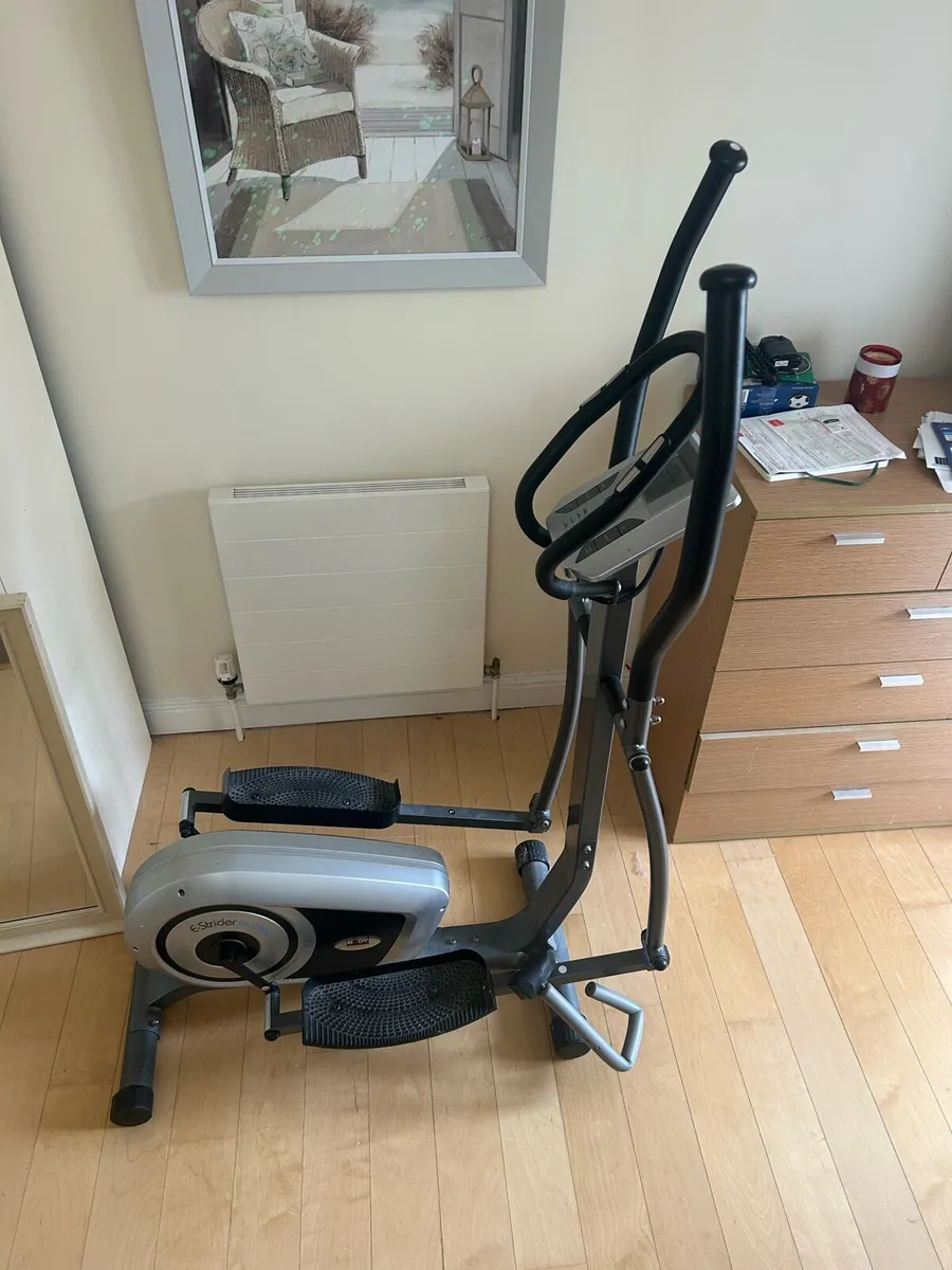 Cross trainer - Image 1