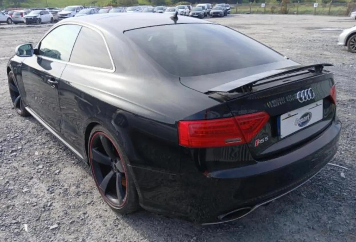 2015 AUDI RS5 LIMITED Edition Parts/repair - Image 4
