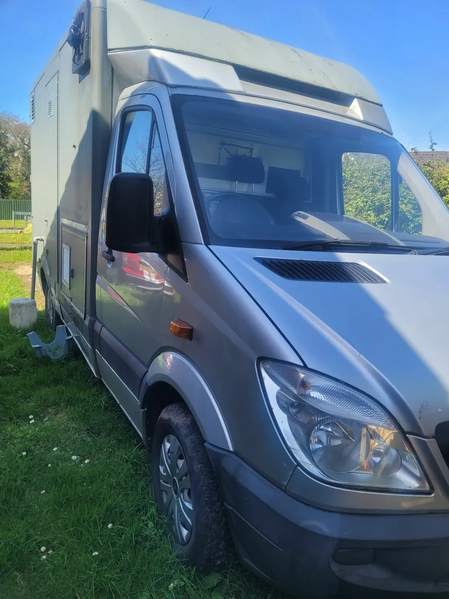 catering trailer/truck - Image 1
