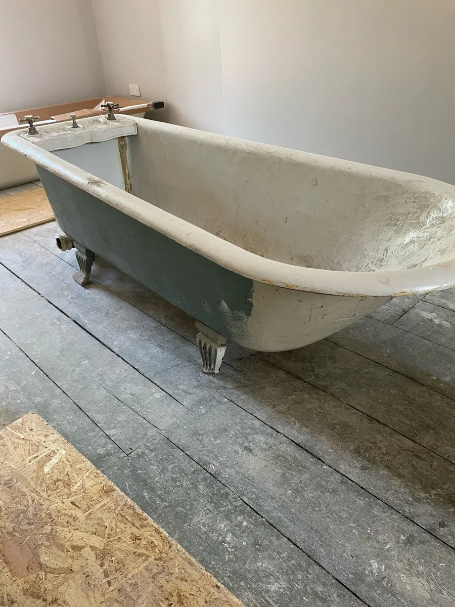 Old style cast iron bath - Image 1