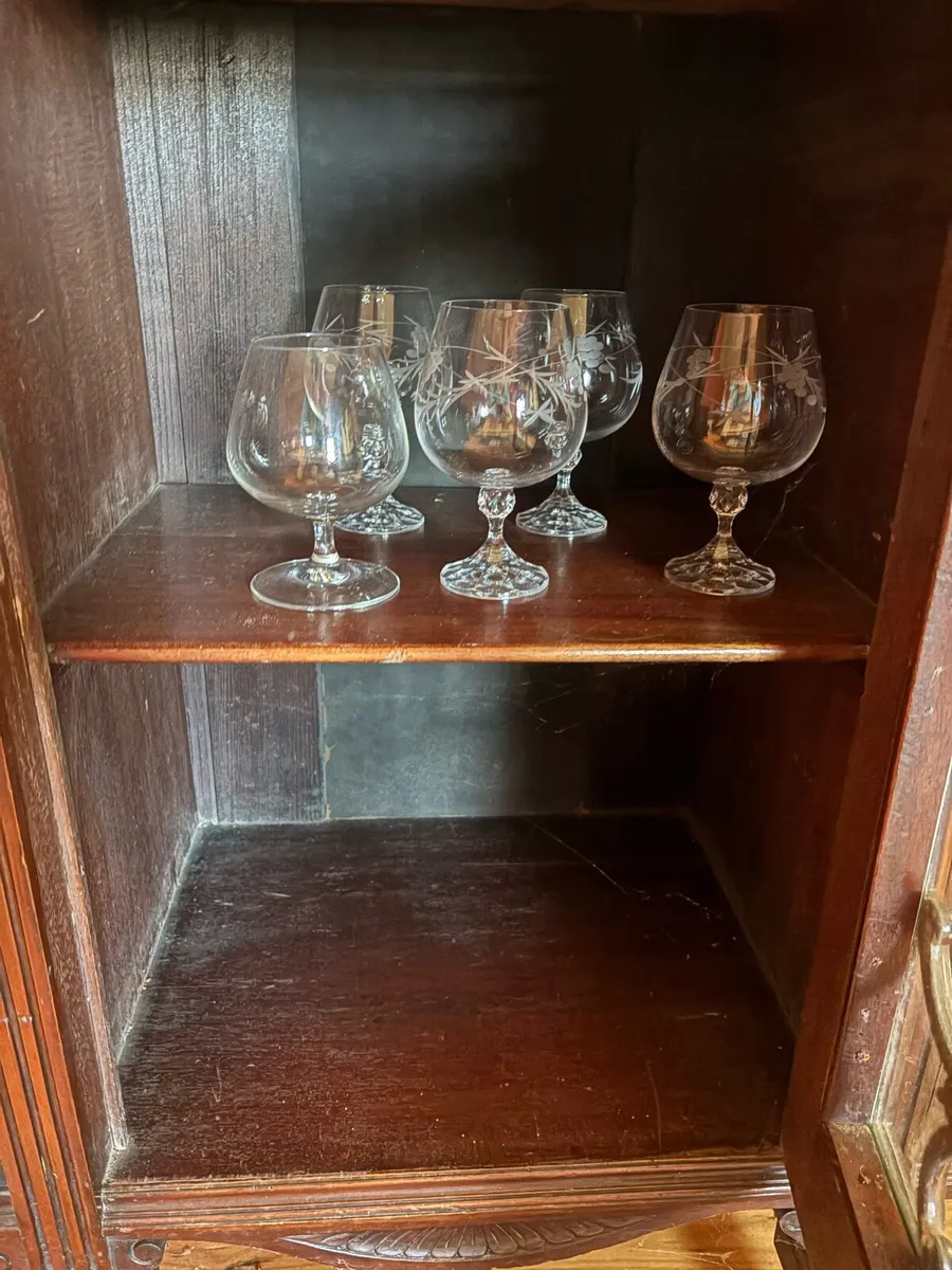 Beautiful Antique Drinks cabinet - Image 2