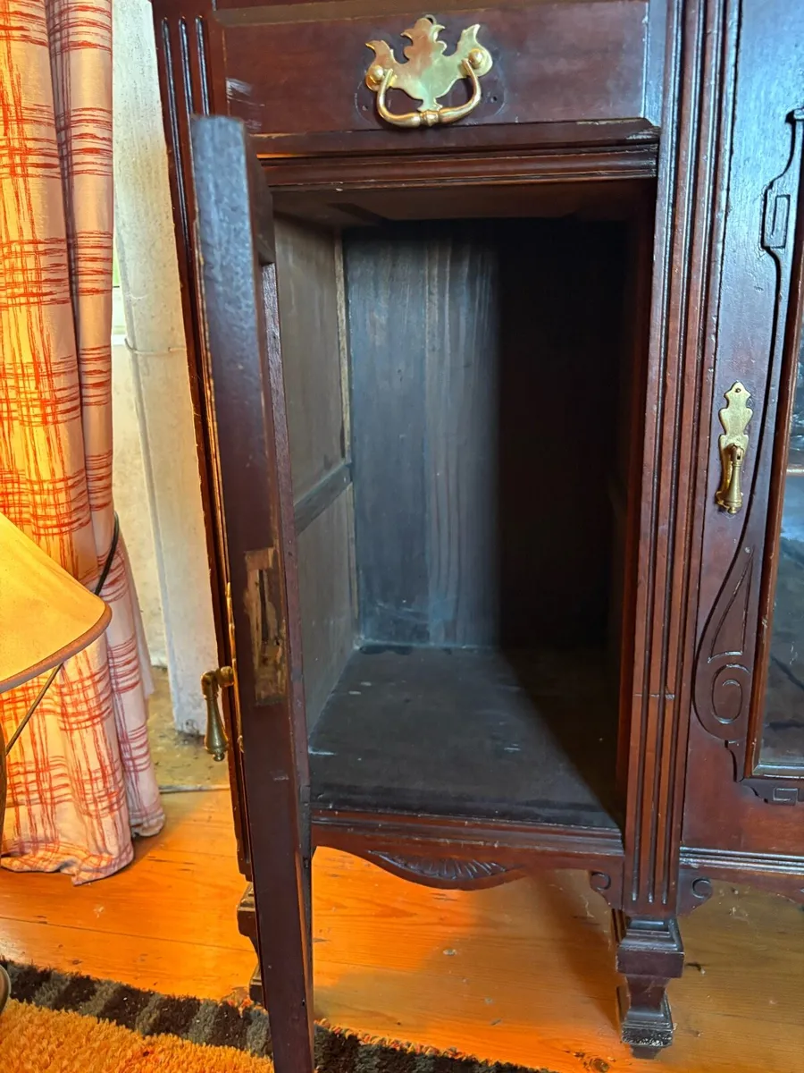 Beautiful Antique Drinks cabinet - Image 3