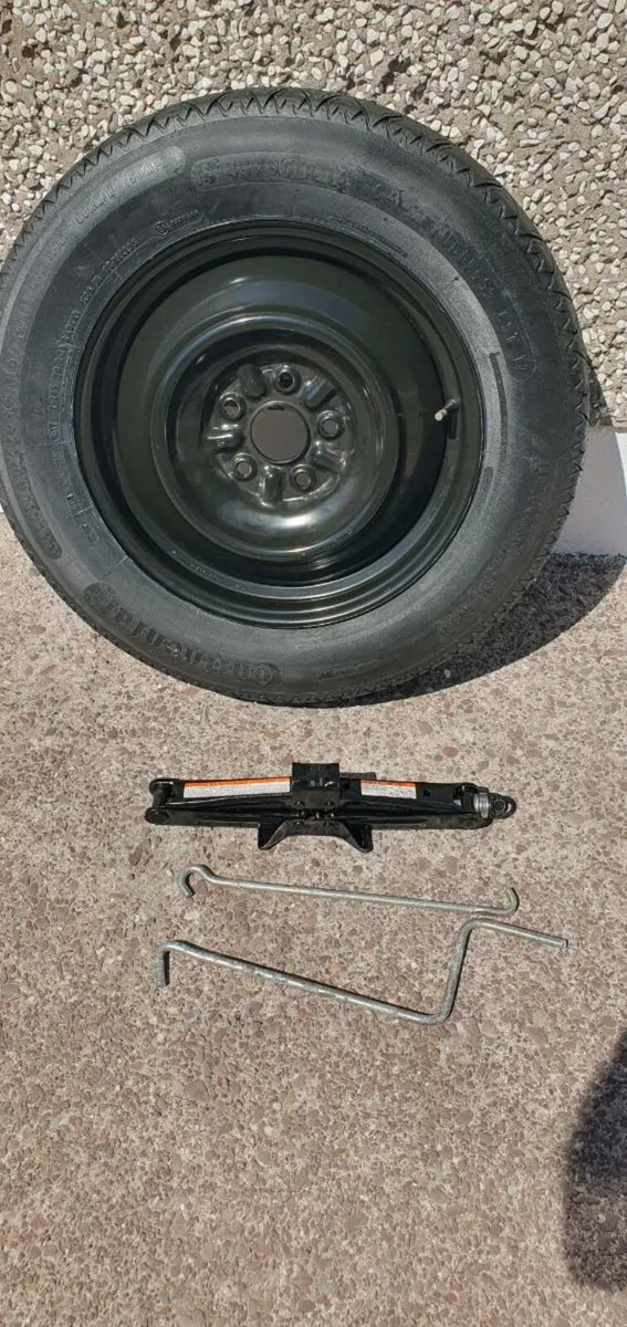 Spare wheel & jack - Image 1