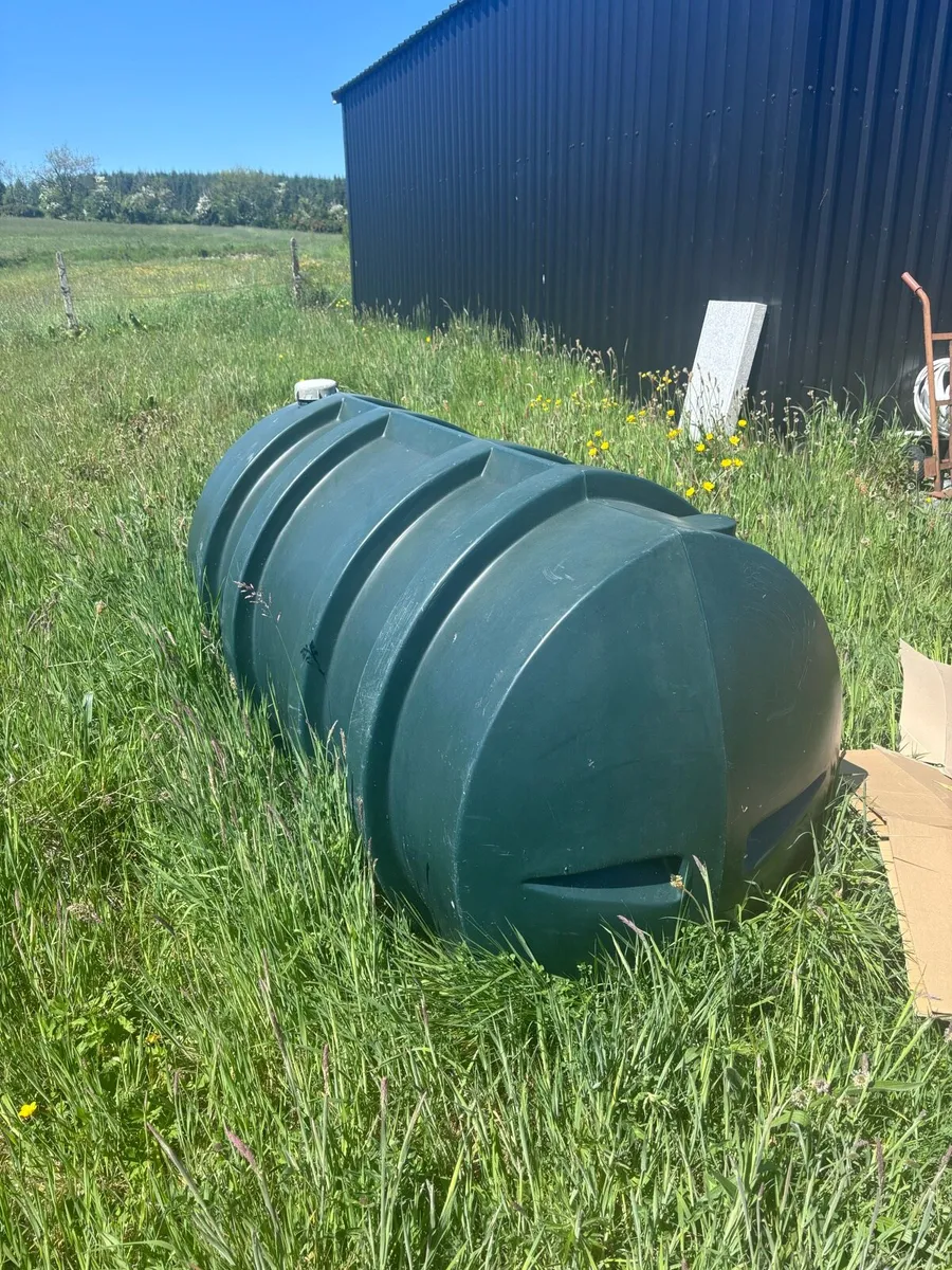 Oil tank