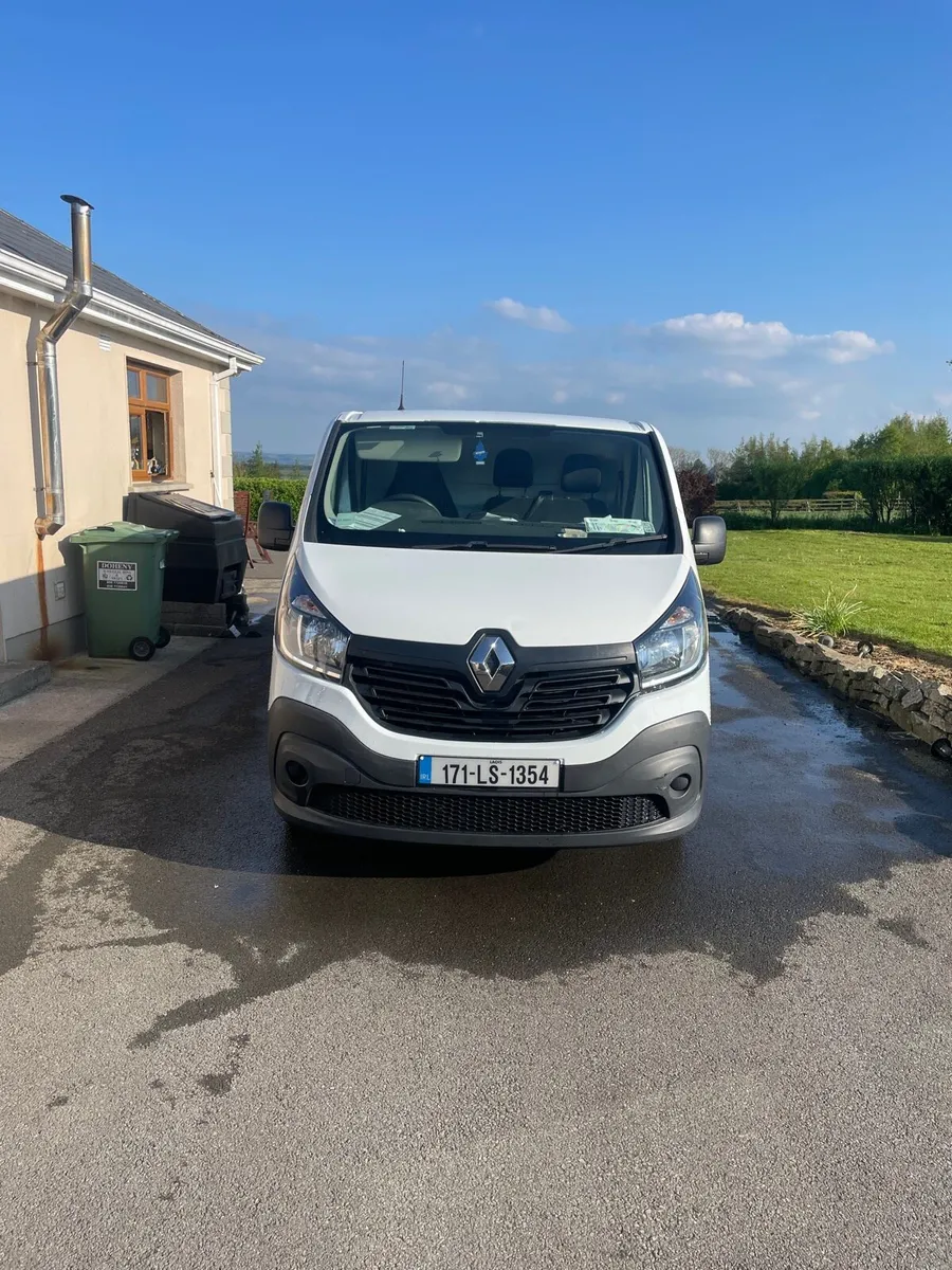 Renault Traffic - Image 2