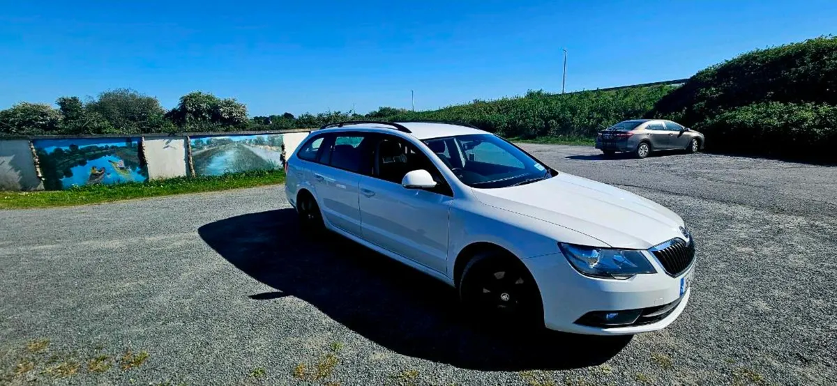 2015 SKODA SUPERB 1.6TDI GREENLINE. ESTATE. - Image 2