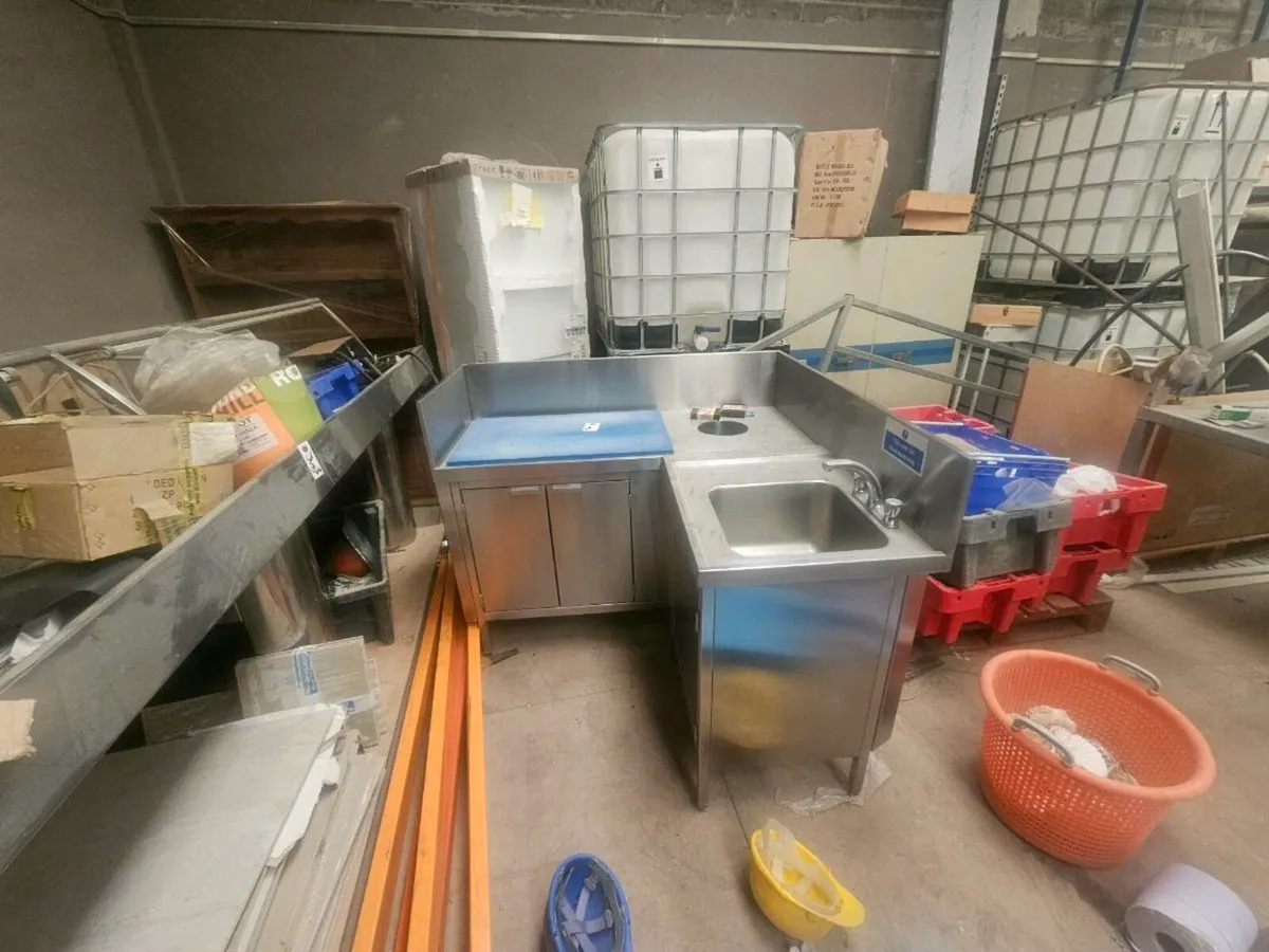 Food prep corner unit - Image 1