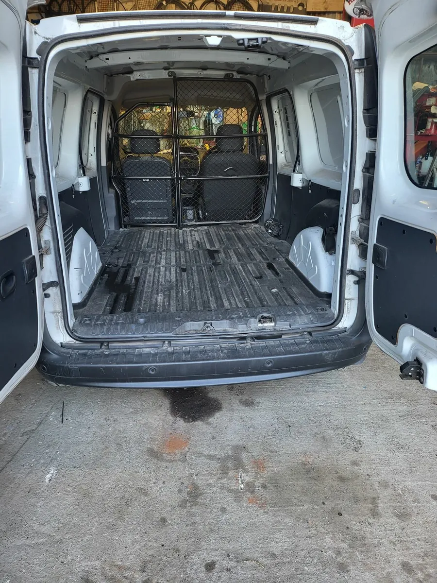 192 Renault Kangoo new cvrt 4/2026 lwb 2side door - Image 2