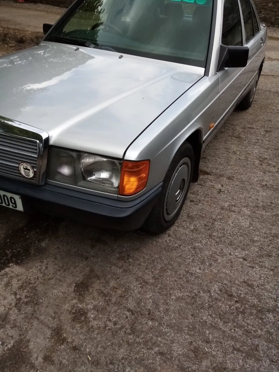 87 Mercedes 190E - Image 1