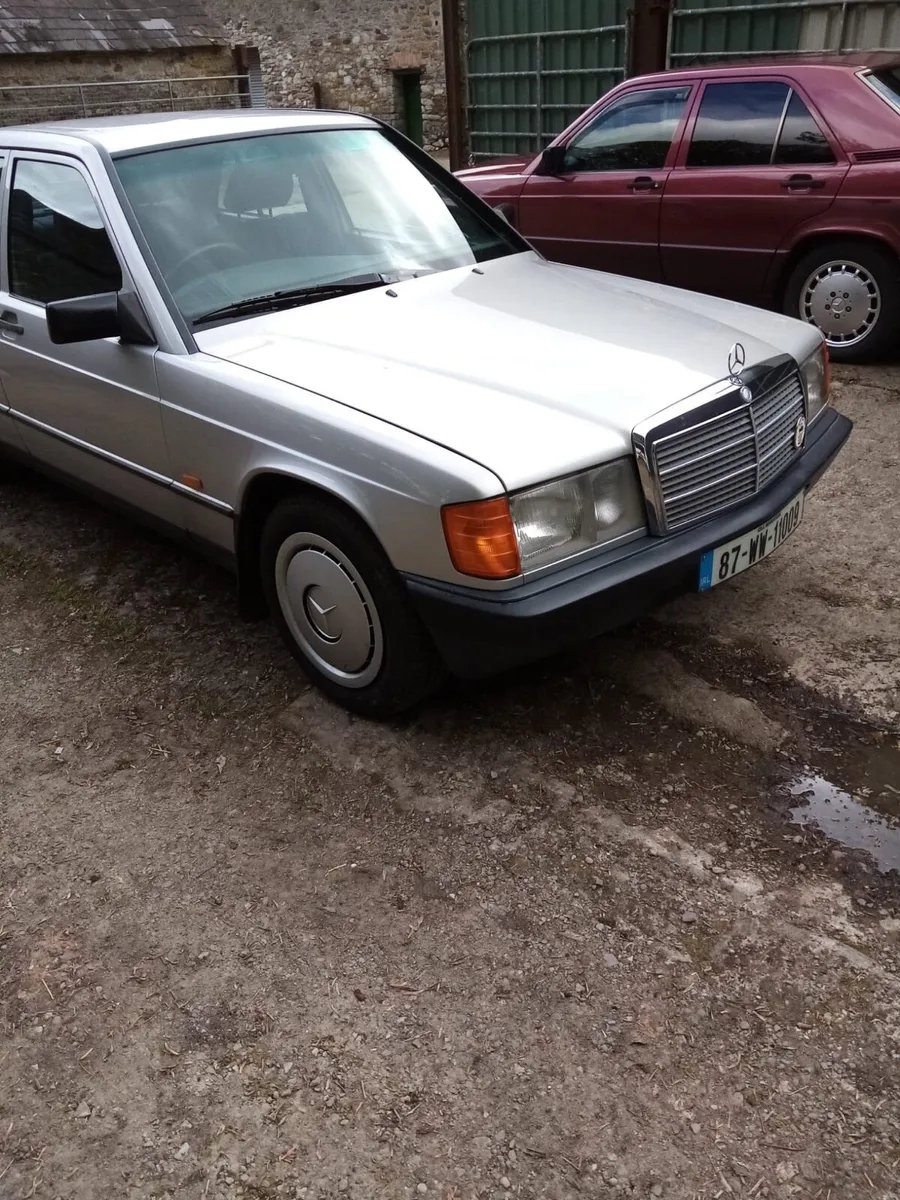 87 Mercedes 190E - Image 4