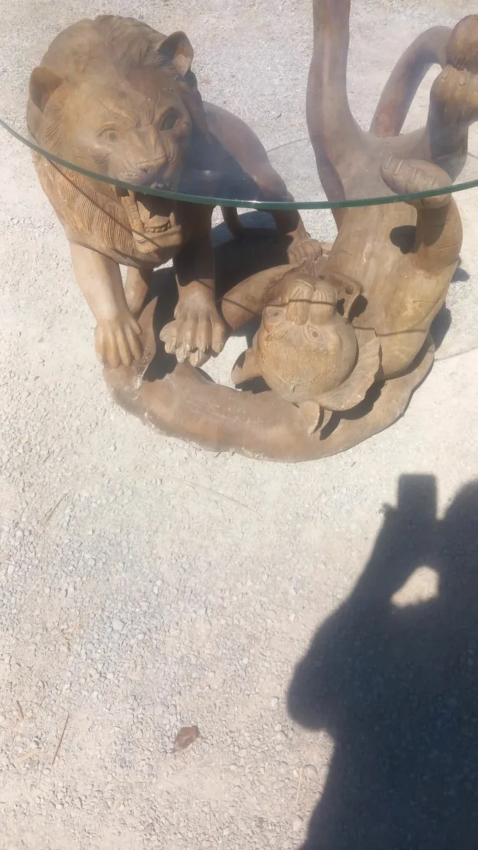 Hand carved lion / lioness. Solid timber design ta - Image 2