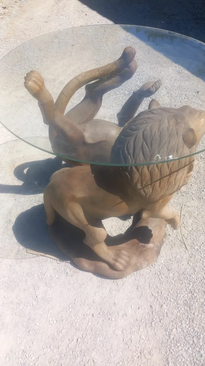 Hand carved lion / lioness. Solid timber design ta - Image 3