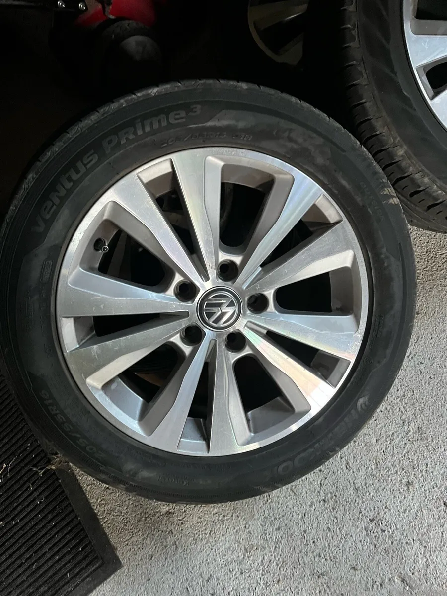 Genuine Volkswagen alloys and tyres 16” - Image 1