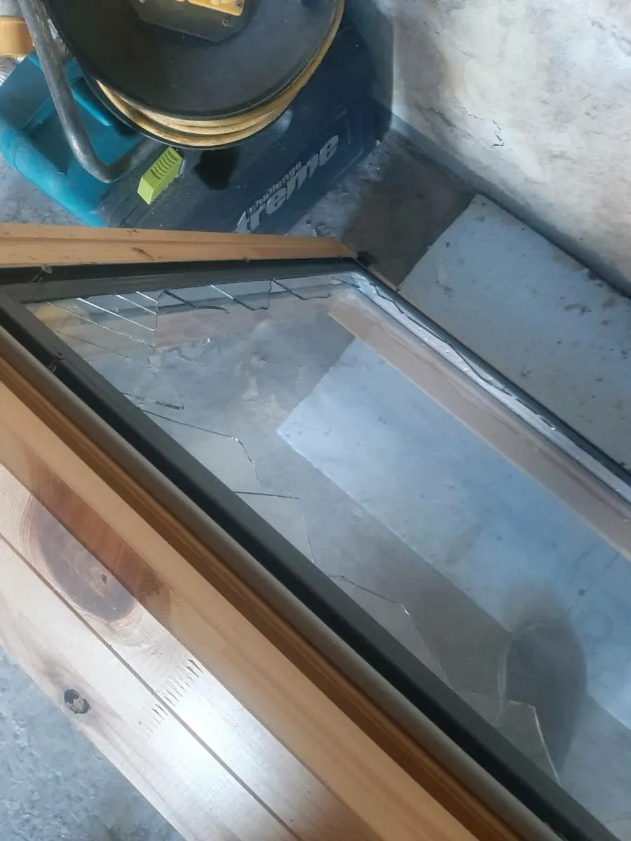 Velux window - Image 1