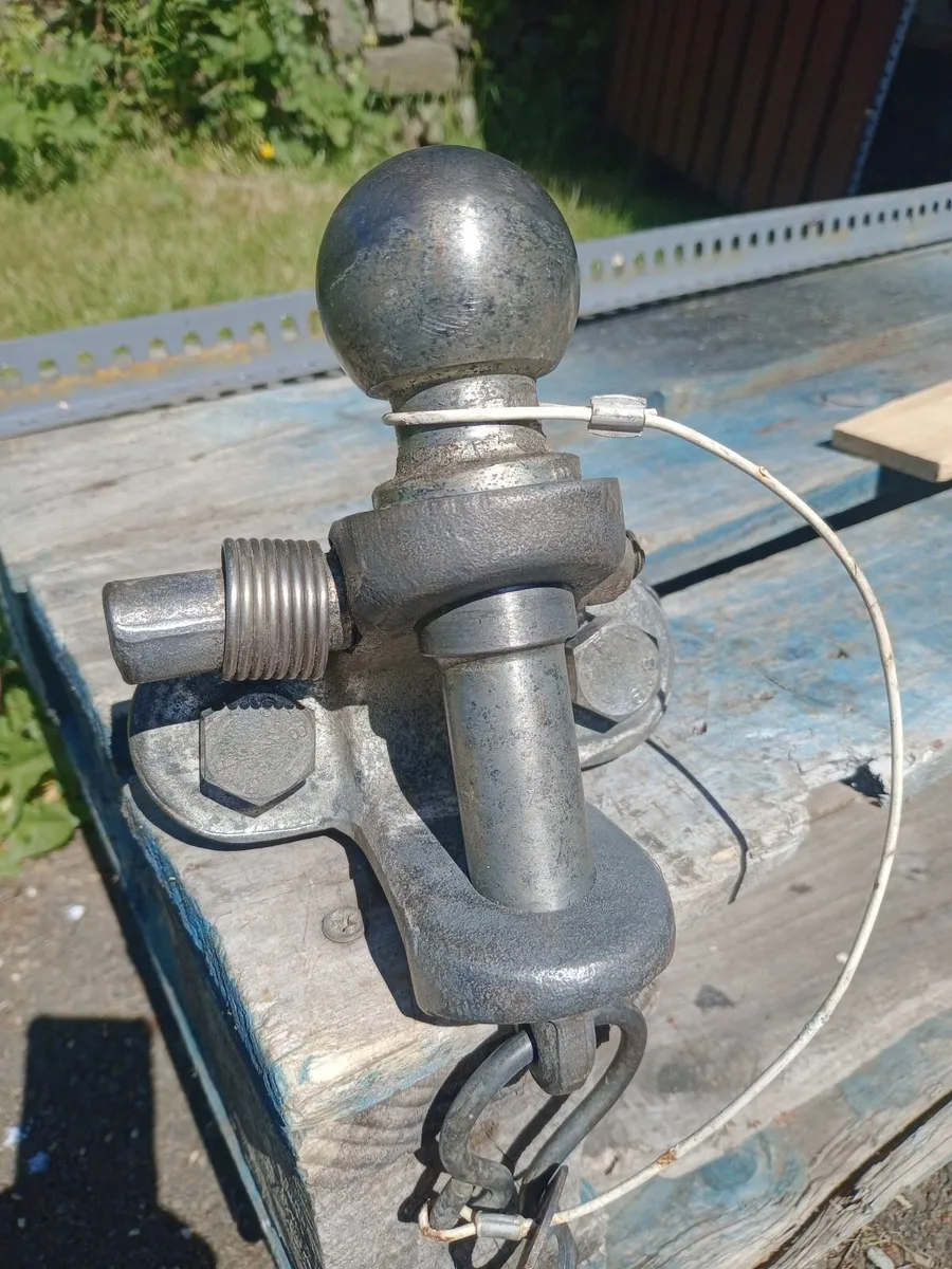 Bradley Ball and Pin Hitch - Image 1