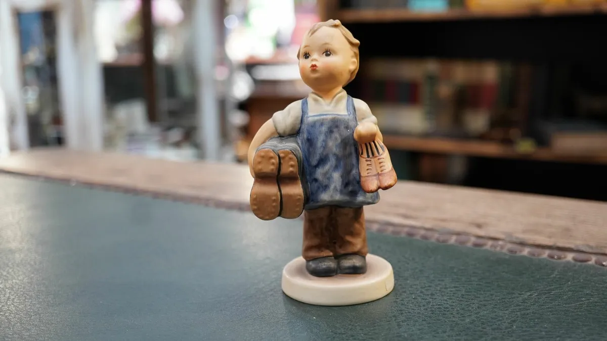 Goebel Hummel Figurine - Little Shoemaker - Image 1
