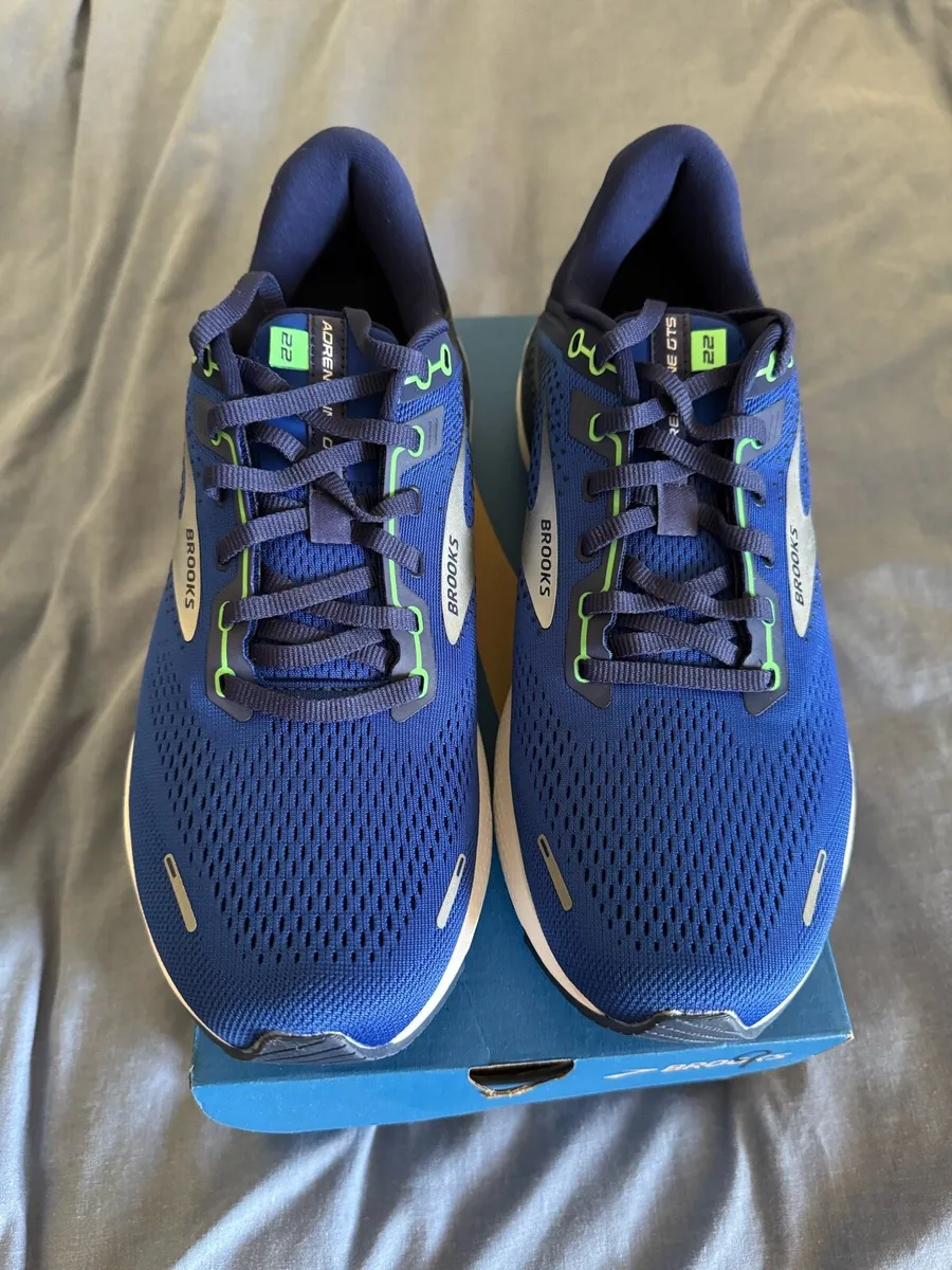 2 Pairs of Brooks Runners - Image 1