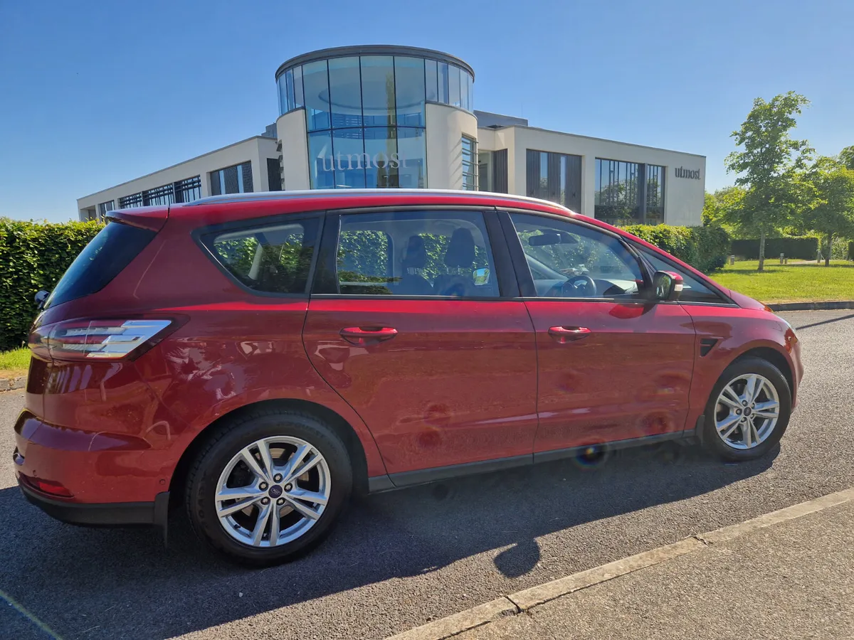 Ford S-MAX , 2L , 7 SEATS , LOW KMS, NCT STUNNING - Image 4