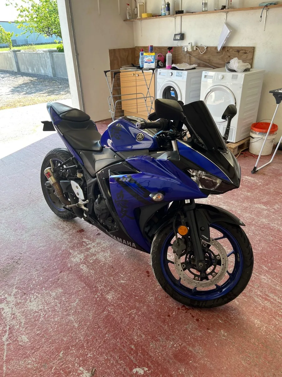 YAMAHA YZF R3 2019 - Image 4