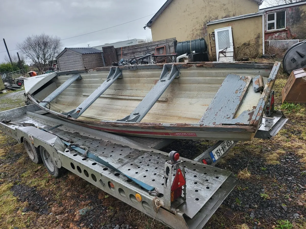 ANGLERS FANCY FIBERGLASS FISHING BOAT 19FT - Image 1