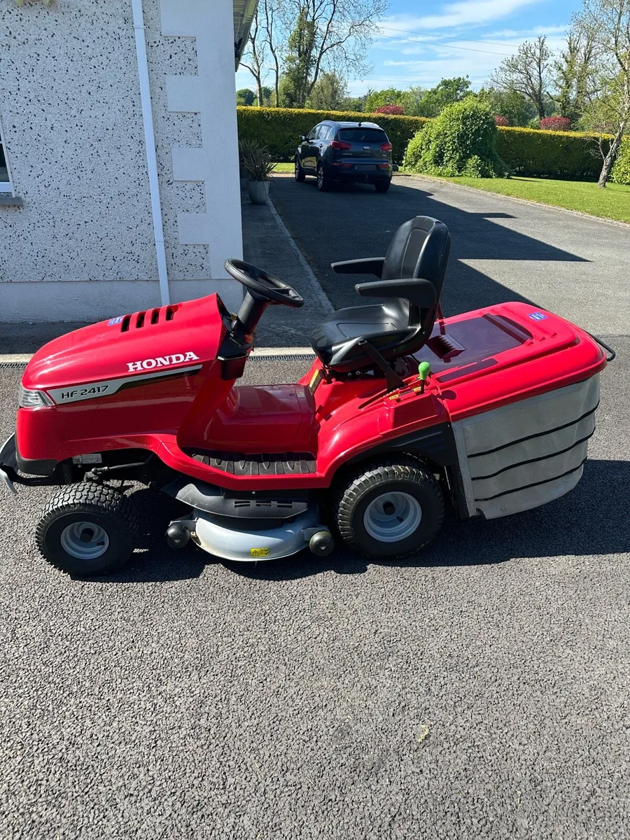 Honda 2417 Ride On Mower - Image 1