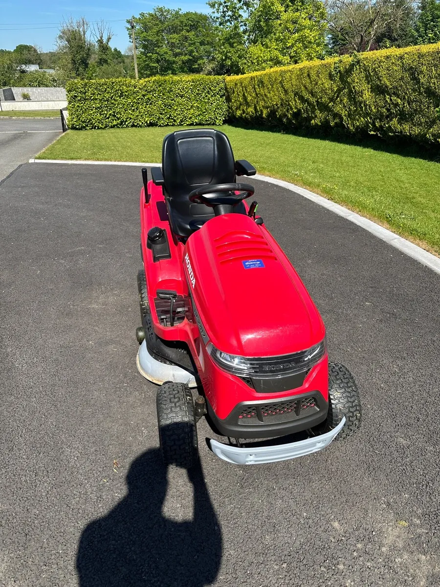 Honda 2417 Ride On Mower - Image 2