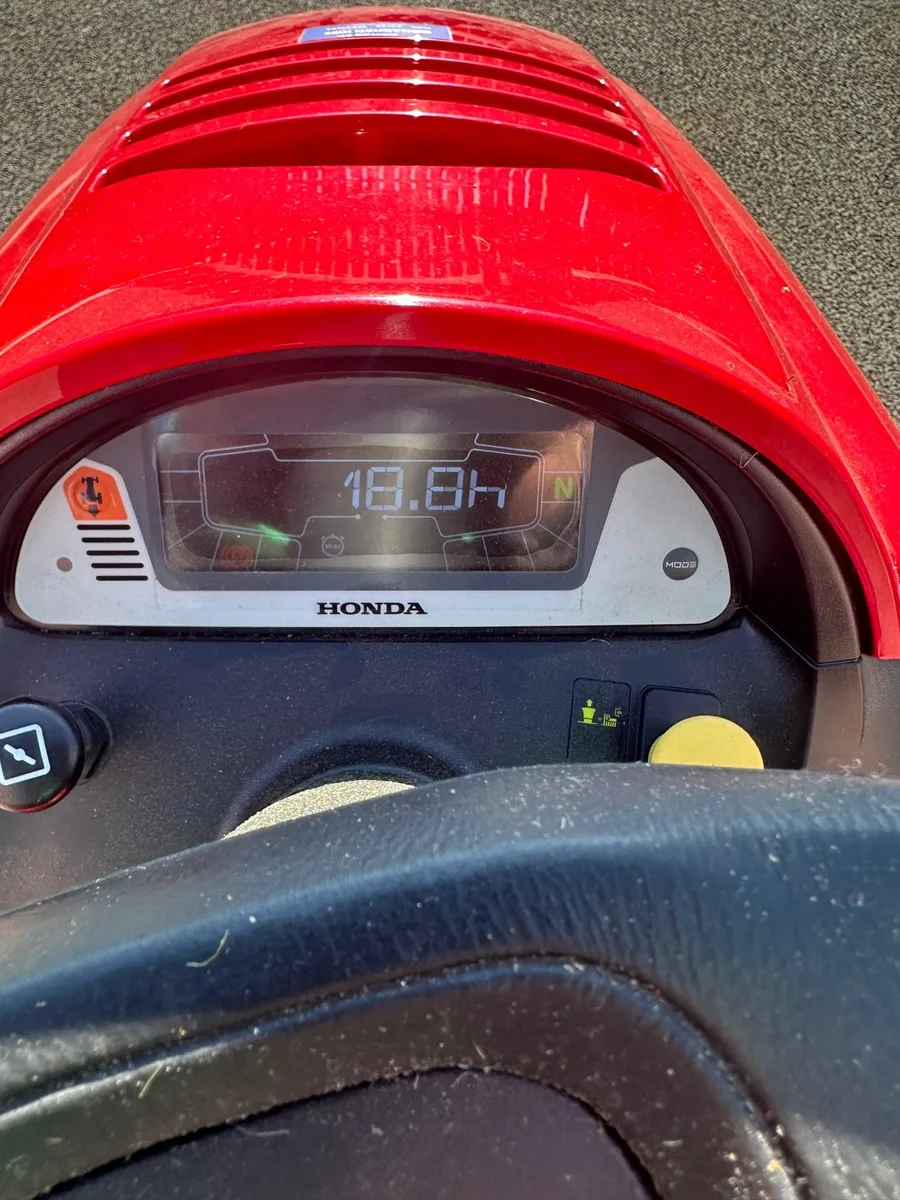 Honda 2417 Ride On Mower - Image 4