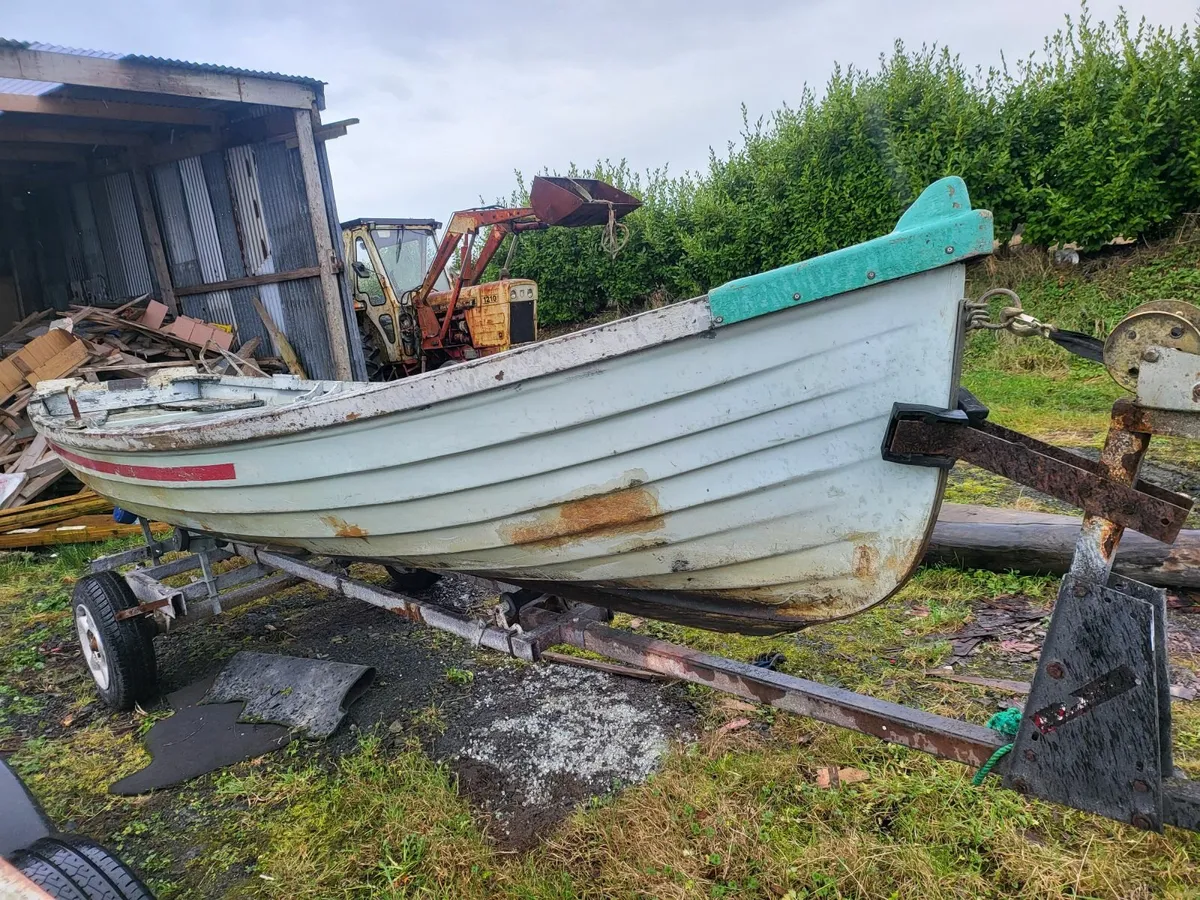 19FT ANGLERS FANCY BOAT and trailer REDUCED - Image 3