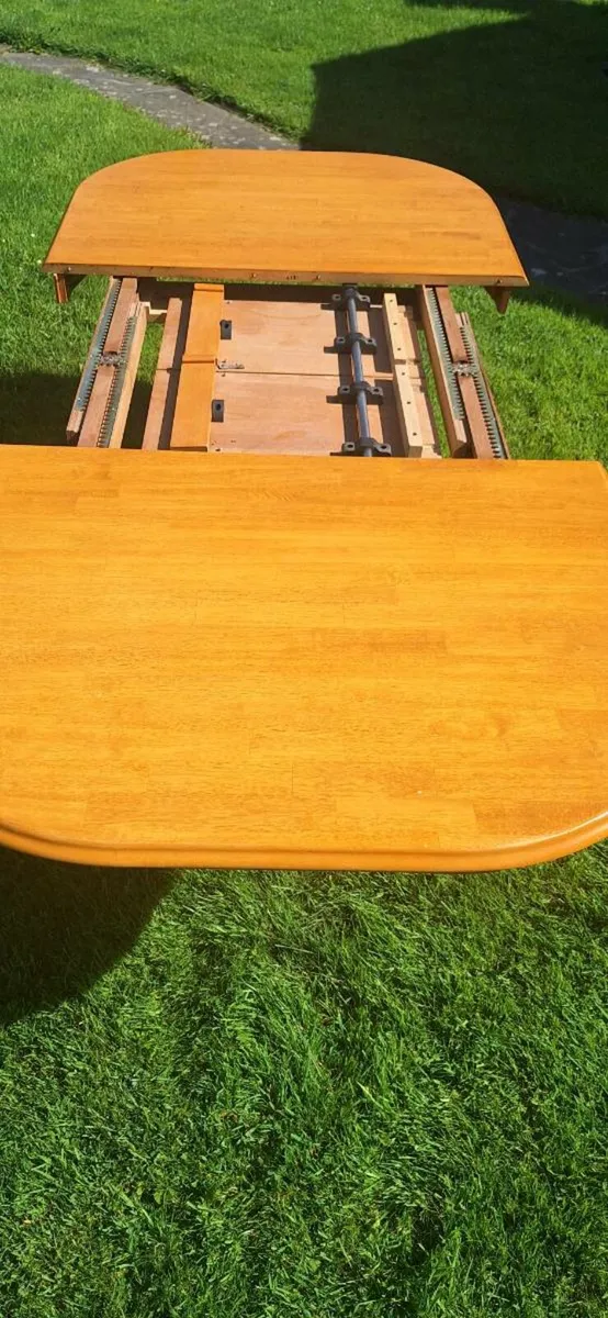 Extendabke Kitchen Table - Image 4