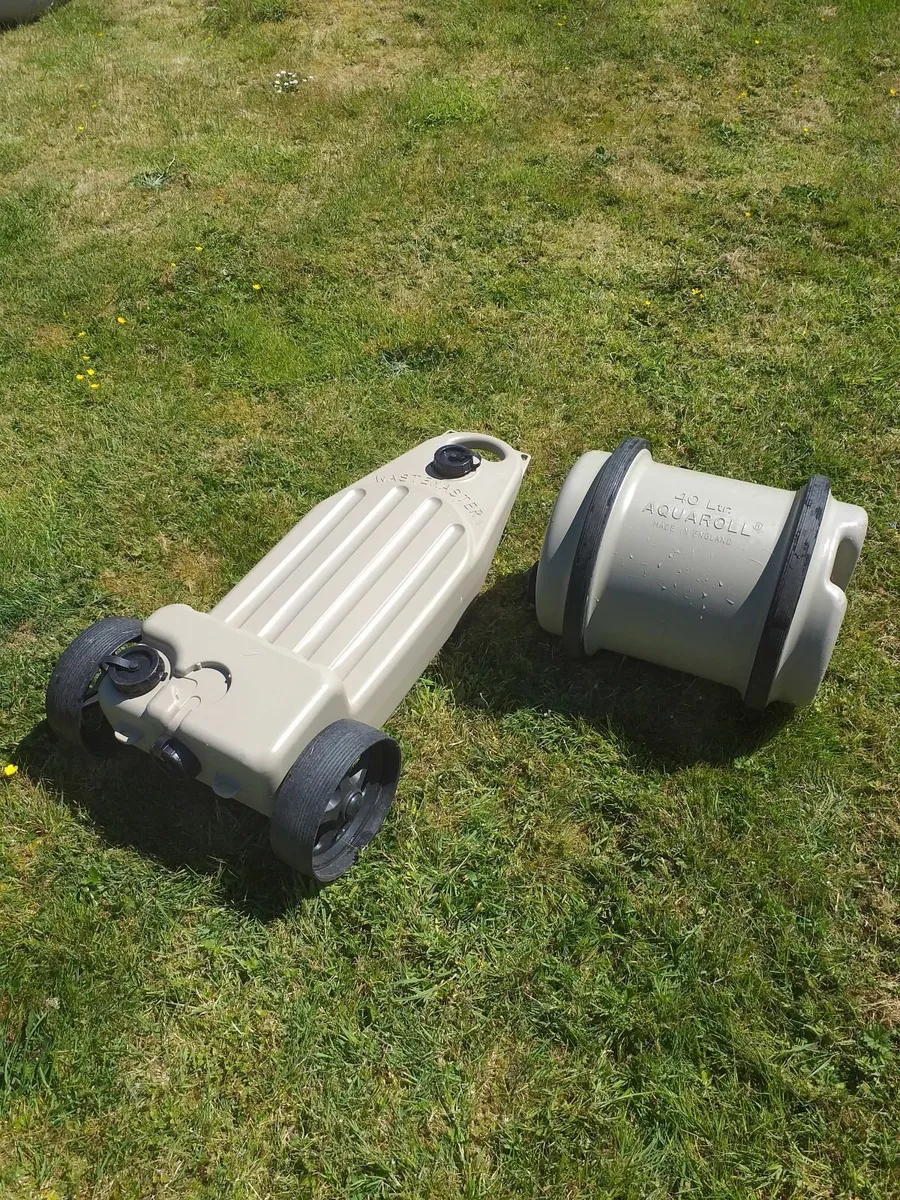 Water carriers for camping - Image 1
