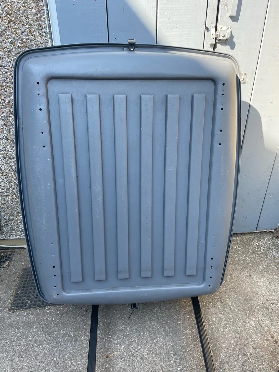Karrite 350L Roof Box - Image 3