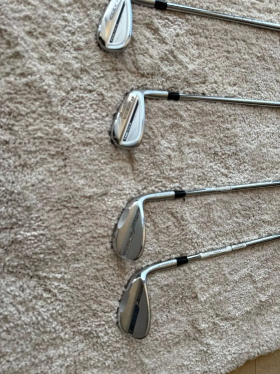 25 Cobra one length iron set - Image 1