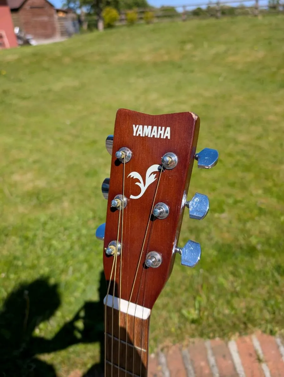 Yamaha F310 Acoustic Guitar - Image 4
